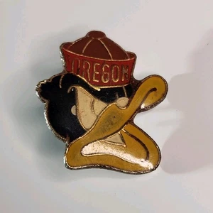 Vintage Oregon Ducks Enamel Pin Duck Orange Hat 1"x¾" NCAA University Lapel - Picture 1 of 9