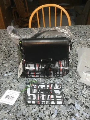 Bandolera y monedero Vera Bradley borla nuevo con etiquetas. Cuadros artísticos negros/blancos. Foto 1 de 4