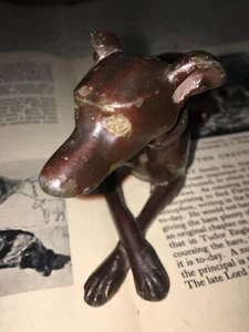 Dulce galgo de metal antiguo ~ ¡Estatuilla Whippet necesita rescate! Pintura chippy DOG~ - Imagen 1 de 19