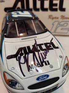 RYAN NEWMAN 2002 (ROOKIE) HANDSIGNIERT TEAM Caliber Owners Series 1/24 Diecast - Bild 1 von 6