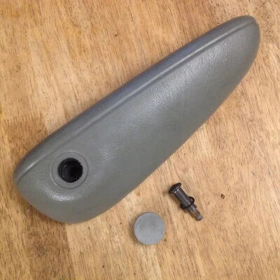 Chrysler Voyager 1996-2000 reposabrazos delantero izquierdo (lado del conductor) gris, reposabrazos OEM Foto 1 de 4
