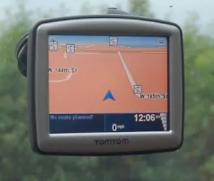 TomTom ONE 130 Portable Car GPS Navigator w/Extras US/Canada Maps tom BUY NOW - Picture 1 of 4