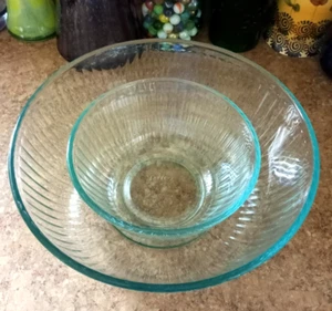 Pyrex CLEAR GLASS Mixing Bowl 4.5 QT and 1.5 QT Ribbed Sculpted USA Fast Ship - Picture 1 of 10