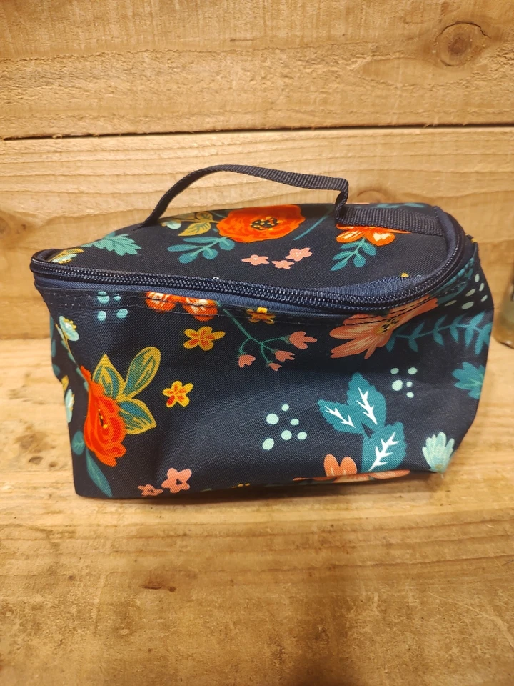 Bolsa de cosméticos N Gil de lona 4 1/2 pulgadas de alto 8 pulgadas de ancho Foto 1 de 4