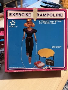 Vintage Training Trampolin für Modepuppen 1984 Gewichte Waage Training Barbie - Bild 1 von 16