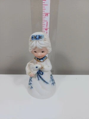 Vintage Royal Majestic Porzellan Biskuit 4" Figur Glocke MÄDCHEN mit Hase (A11) - Bild 1 von 4