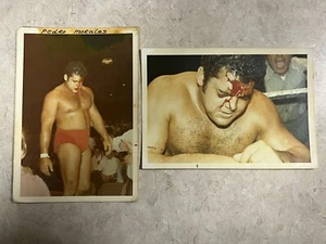 Vintage Pedro Morales Type 1 Photo WWE WWF NWA AWA Wrestling Lot Of 2 - Bild 1 von 2