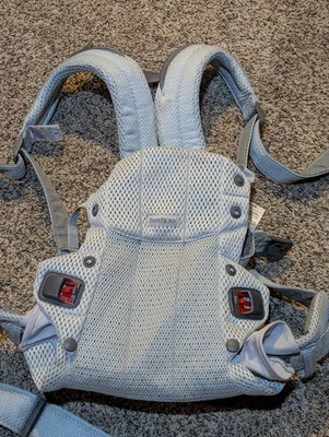 Детская переноска BABYBJORN Harmony с серебряной сеткой - Изображение 1 из 2
