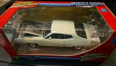 JOHNNY LIGHTNING 1:24 SCALE RARE WHITE LIGHTNING 1970 FORD TORINO COBRA - - Image 1 of 4