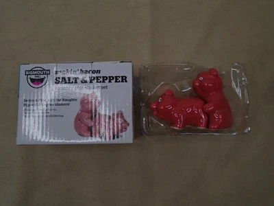 JUEGO COCTELERA DE SAL Y PIMIENTA MAKIN’ BACON Naughty Pigs de BIGMOUTH Foto 1 de 4
