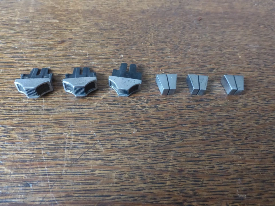 GRUNDIG SATELLIT 2000 lot de 6 boutons  radio ghettoblaster - Photo 1/1