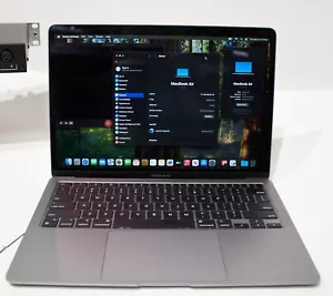 Apple MacBook Air 13 Zoll (512GB SSD, M1, 8GB) Laptop - Space Grau - ::gut: LESEN:: - Bild 1 von 4