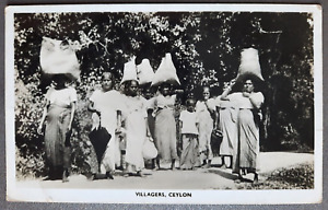 Postcard Villagers,Ceylon,Sri Lanka.Cultures,Working Life.RP 1943