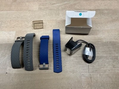 FITBIT ++ 2x Arm-Band + Lade-Gerät + Tracker-Case ++ ohne Fitness-Tracker - Bild 1 von 4