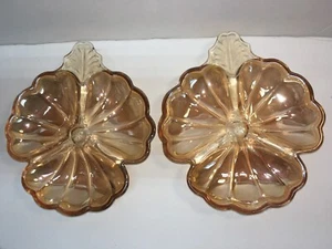 Juego de dos platos vintage de vidrio de carnaval trébol nuez caramelo de jeanette caléndula en excelente estado - Imagen 1 de 7