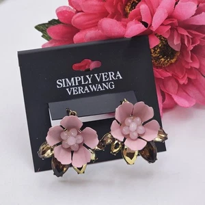 Simply Vera Wang Pink Enamel Flower Rhinestone Lever back Earrings NWT Gold Tone - Imagen 1 de 10