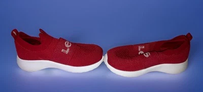 Zapatos informales sin cordones Levi's para niños talla 11 de lona roja Foto 1 de 3