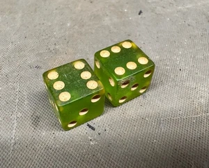 Dados translúcidos de colección baquelita verde manzana juego antiguo celuloide lote dados - Imagen 1 de 8