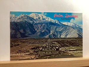Blick auf Palm Springs, Kalifornien Showing Airport & Mt. Jacinto - Vintage Postkarte - Bild 1 von 3