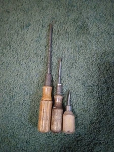 Vintage Wooden Handle Screwdriver Lot Of 3 Decent Condition USA Unique Very Rare - Picture 1 of 8