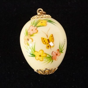 Vintage Painted Egg Jewelry Pendant Butterfly Scene Pink & Yellow Flowers - Picture 1 of 6