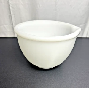 Vintage Glasbake Sunbeam Mixing Bowl Pour Spout White Milk Glass 6.5” D 5” Tall - Imagen 1 de 4
