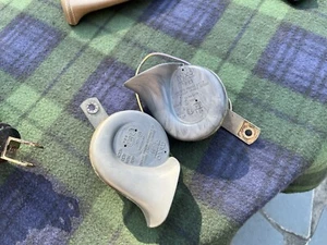 Jaguar XJS V12 Horn High & Low Set  (2) - Bild 1 von 4