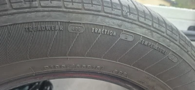 Neumático Uesd para Toyota Prius 2009-2015.  Talla 195/65/15 usado por solo 4 meses Foto 1 de 4