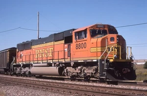 Diapositiva original GH BNSF SD70MAC #8800 - Lincoln NE 1999 - pintura H2 - Imagen 1 de 1