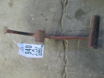 CA ALLIS CHALMERS RIGHT HAND BRAKE PEDAL, PART# AM3701  item# 940 - Image 1 of 4