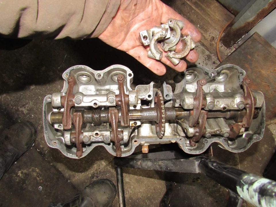 Honda CB750 1973 cubierta de válvula, juego de balancín de leva Foto 1 de 1