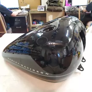 OEM Harley Vivid Black FXS FXSB BLACKLINE SOFTAIL BREAKOUT 62322-11 - Imagen 1 de 11