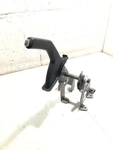 KIA CARENS 2014 MK3 1.7 CRDI HAND BRAKE PARKING HANDLE LEVER MECHANISM /2013-19 - Picture 1 of 8