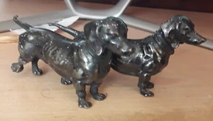 METAL PAIR OF DACHSHUND DOGS ORNAMENT DACHSHUND DOG MODEL - Picture 1 of 4