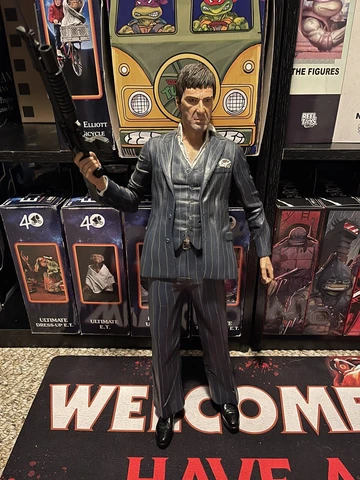 Neca Tony Montana 18 inch Scarface Action Figure (RARE) BLUE Suit NECA 2006 Cover