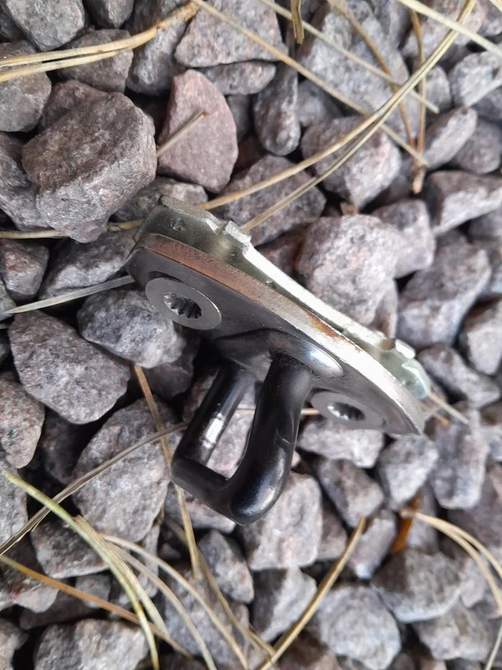 VW Beetle Door Catch. Fits 2003 - 2011 - Image 1 of 1