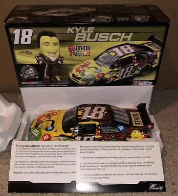1:24 Kyle Busch #18 M&M’s Fantasy 2008 Camry 1 de 949 edición limitada Foto 1 de 4