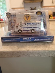 1/64 diecast NYPD Mack Heavy Rescue Code 3 NEVER OPENED ! - Picture 1 of 7