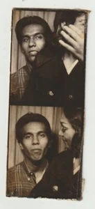 VINTAGE PHOTO BOOTH - STRIP - LIEBEVOLLES, VERSPIELTES JUNGES PAAR - Bild 1 von 2
