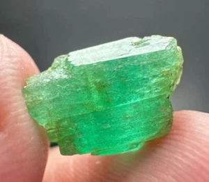 11,85 ct. Gut abgeschlossenes Top-Lot mit grünen Panjsher-Smaragdkristallen @Afg - Bild 1 von 8