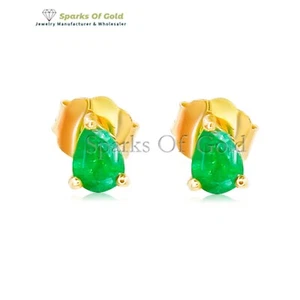 Aretes pequeños de oro amarillo de 14k con punta de pera esmeralda joyería minimalista regalo - Imagen 1 de 4