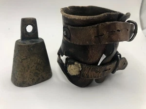 Antiguo cuello con hebilla de cuero doble correa de cabra/oveja con campana de latón "Cheers" - Imagen 1 de 11