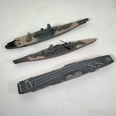 X3 Triang Battleship pressofuso modello M751 HMS Balwark M745 Scharnhorst M744 Yamato - Immagine 1 di 4