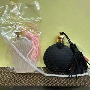 Vintage schwarz und klar Glas Parfüm Flaschen mit Quasten 2,5" groß 2er Set - Bild 1 von 9