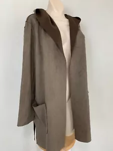 GIACCA NUOVA CON ETICHETTE ZARA ECOPELLE con cappuccio DONNA cachi NO CINTURA TAGLIA S #C582 3046 240 505 - Foto 1 di 7