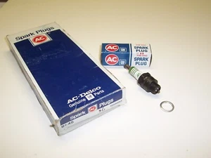 AC 45 Spark Plug Set - NOS - 1934 thru 67 Buick, Chev, Olds, Pont - Green Rings - Picture 1 of 2
