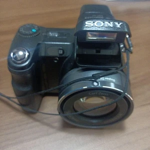 Sony Cyber-shot DSC-H7 Camera 10.1MP 12x Optical Zoom Flash LCD Used - Picture 1 of 9