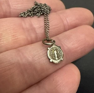"Medalla Colgante Virgen María Pequeña Esterlina De Colección y Cadena 925 18"" Perfecta 4 Ur Bebé" - Imagen 1 de 7