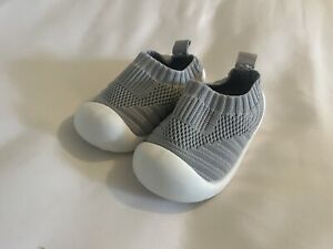Gerber Baby Unisex Stretchy Knit Slip-On Gray Sneakers Size 3 NEW