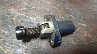 1981 YAMAHA XJ650 MAXIM XJ 650 YM291 CYLINDER HEAD CAM CHAIN TENSIONER BRACKET - Image 1 of 3